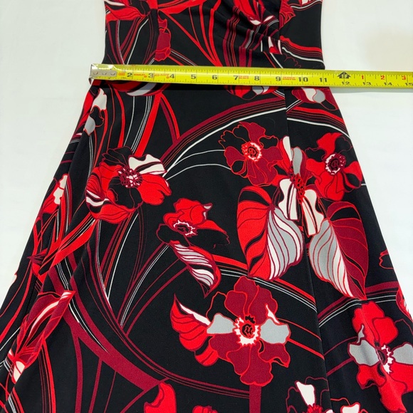 Showstopper Le Chateau Black and Red Patterned Floral Midi Dress Size XXS - Picture 7 of 8